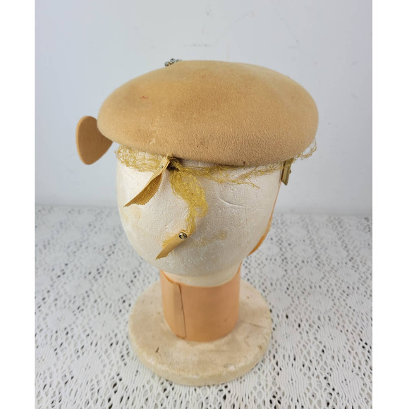 Vintage 1940s / 1950s Tan Wool Hearts Rhinestones Net Mesh Beret Fashion Hat main image 6